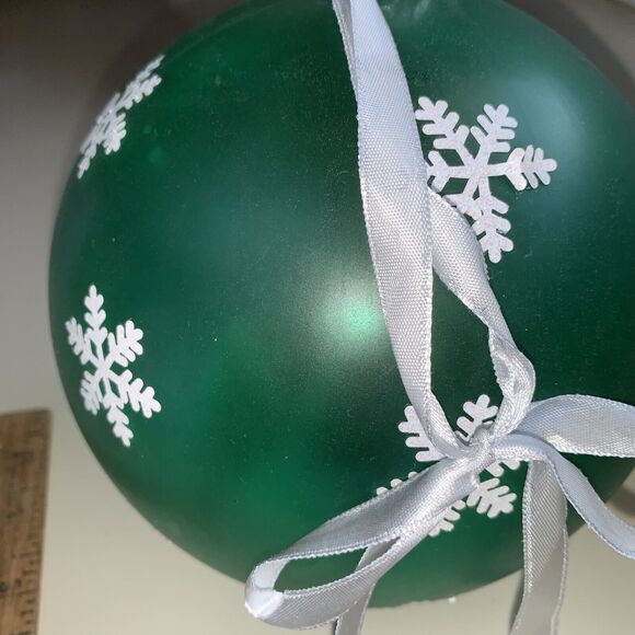 Animated Lighted Musical Ornament Plastic Gingerbread House Green Countertop - Picture 9 of 9